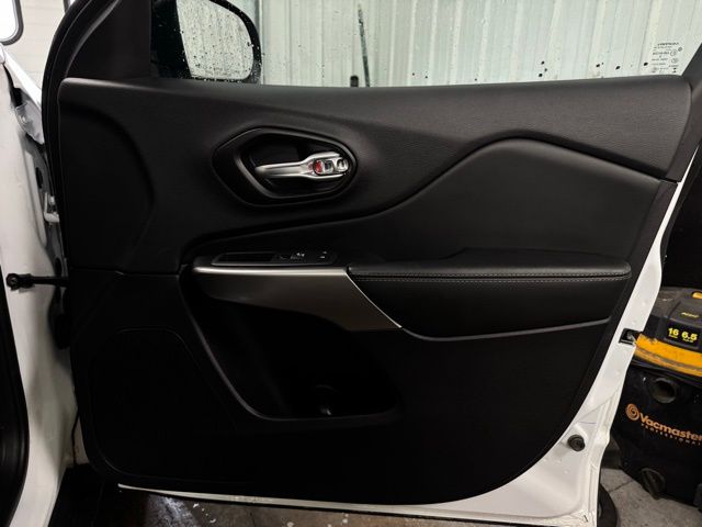 2022 JEEP CHEROKEE - Image 17