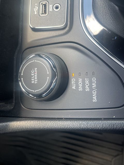 2022 JEEP CHEROKEE - Image 28