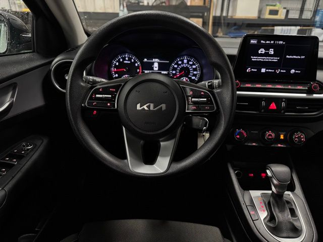2024 KIA FORTE - Image 21