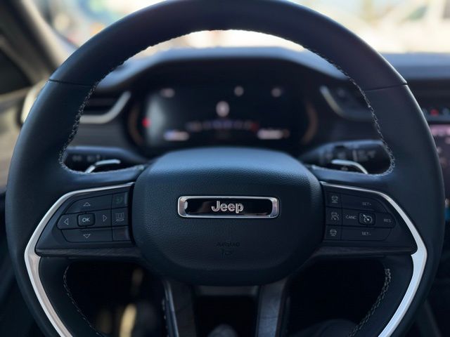 2023 JEEP GRAND CHEROKEE - Image 25