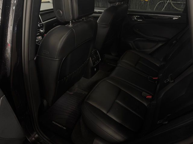 2024 PORSCHE MACAN - Image 21