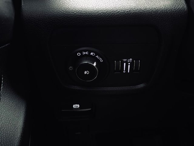 2023 JEEP GRAND CHEROKEE L - Image 35