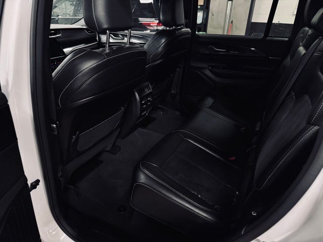 2023 JEEP GRAND CHEROKEE - Image 19