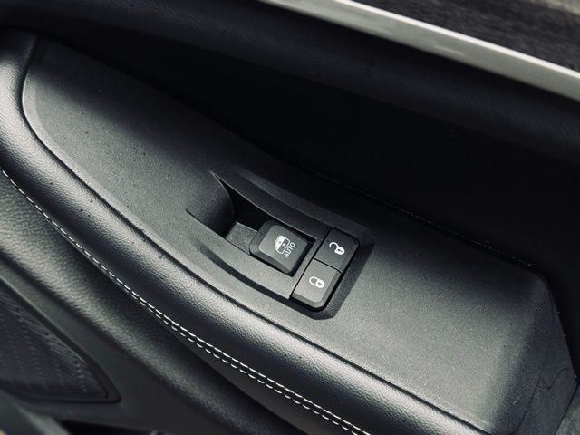 2025 JEEP GRAND CHEROKEE - Image 15