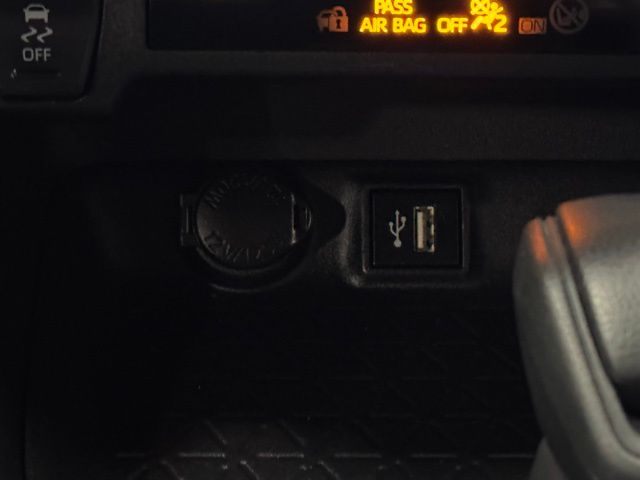 2024 TOYOTA RAV4 - Image 30