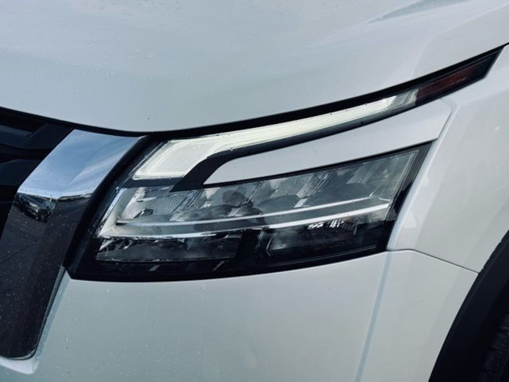 Used 2023 Nissan Pathfinder SL SUV