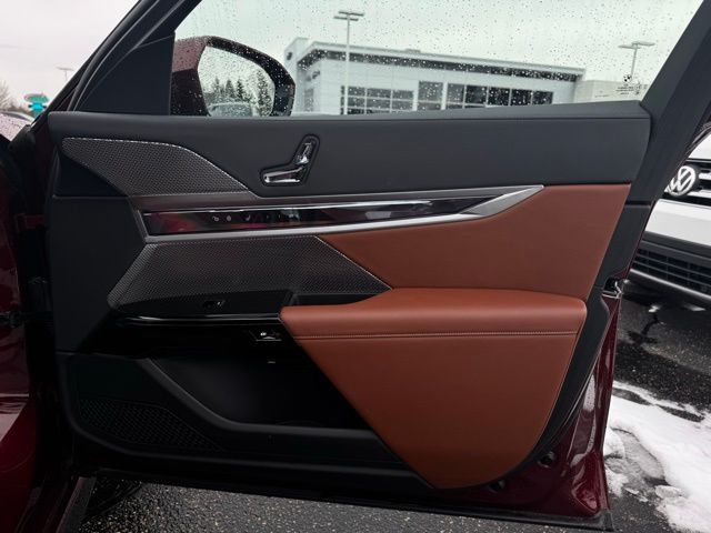 2023 BMW 760I - Image 15