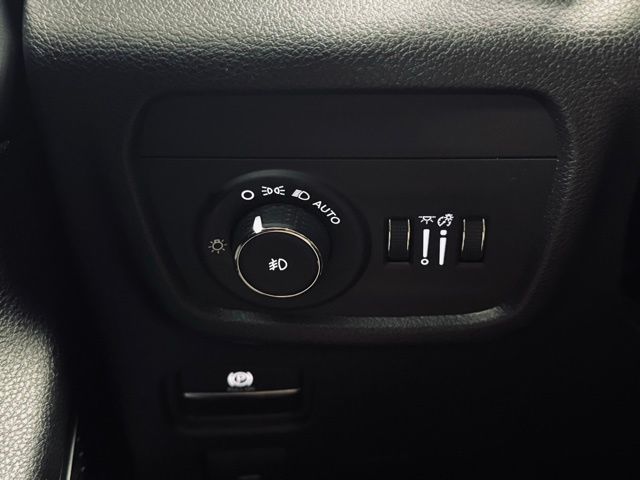 2025 JEEP GRAND CHEROKEE - Image 28