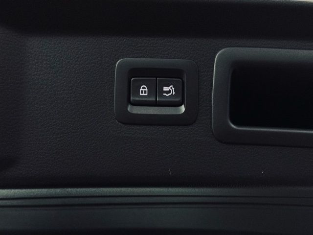 2025 MAZDA CX-50 - Image 12