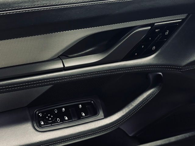 2020 PORSCHE TAYCAN - Image 14