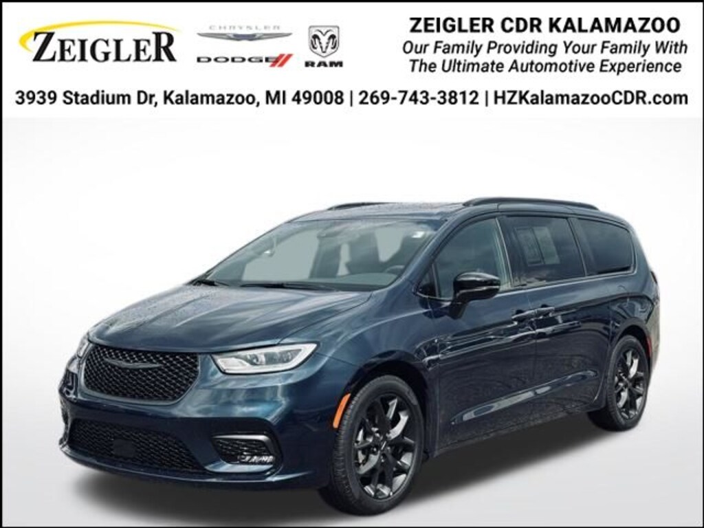Certified 2025 Chrysler Pacifica Limited Van Passenger Van
