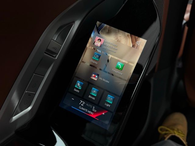 2023 BMW 760I - Image 20