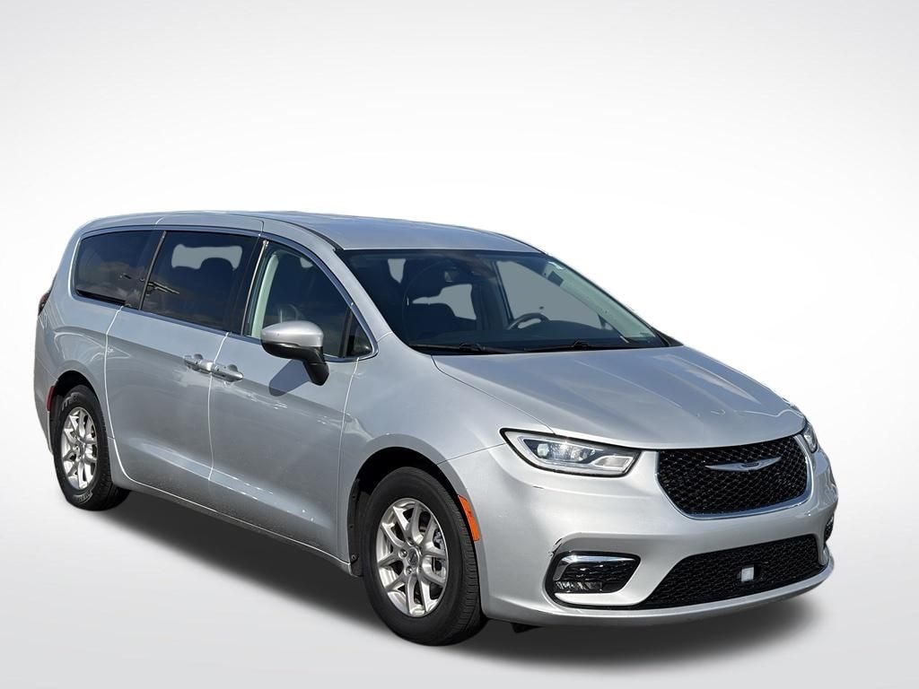 Certified 2023 Chrysler Pacifica Touring L Van Passenger Van