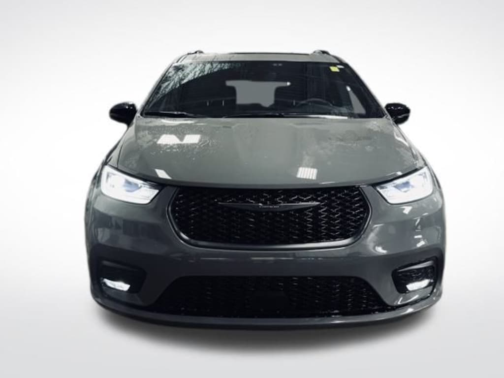 Certified 2025 Chrysler Pacifica Limited Van Passenger Van