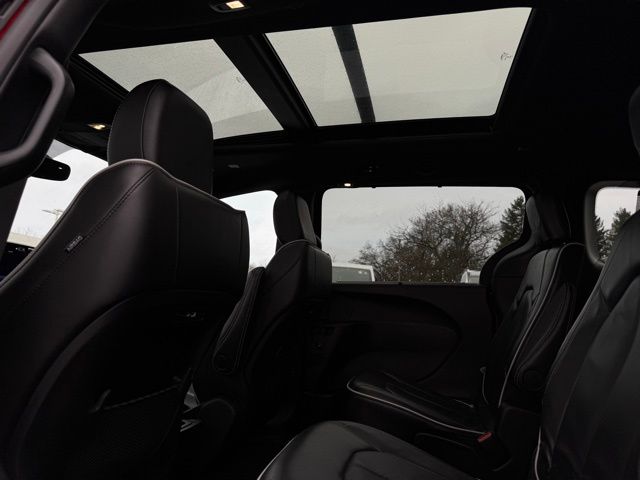2025 CHRYSLER PACIFICA - Image 20
