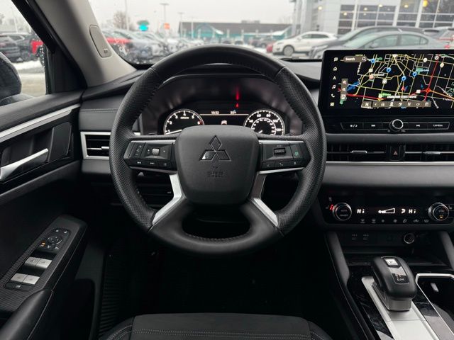 2025 MITSUBISHI OUTLANDER - Image 26