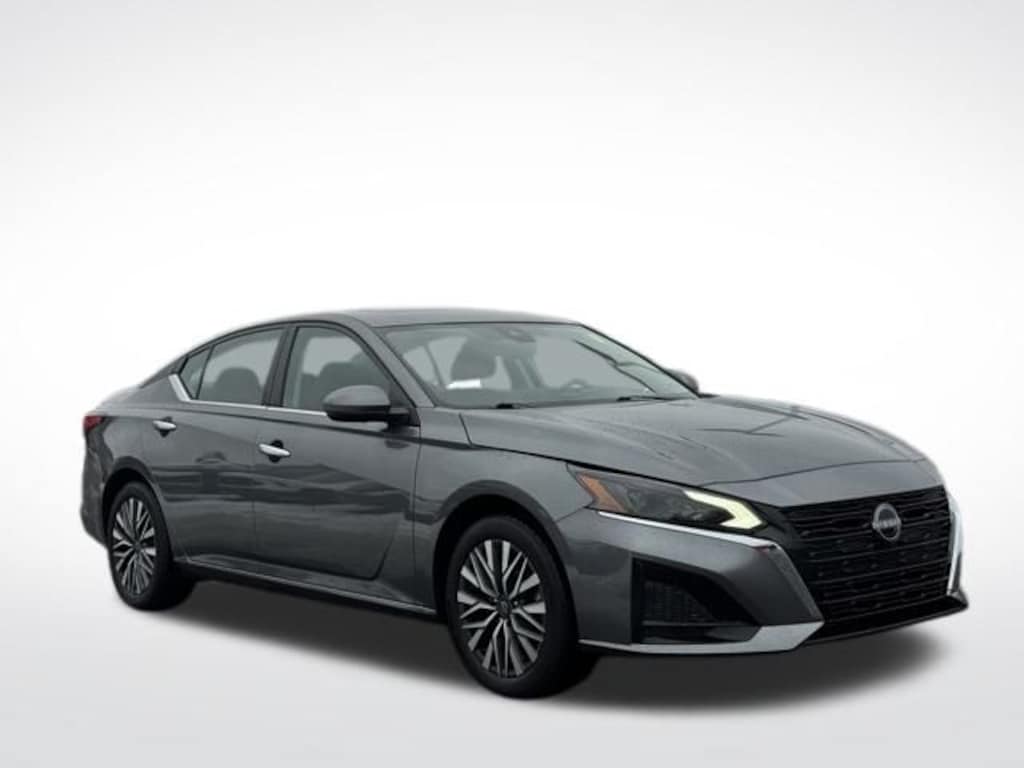 Used 2023 Nissan Altima 2.5 SV Sedan