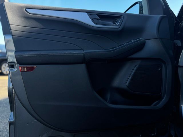 2025 FORD ESCAPE - Image 12