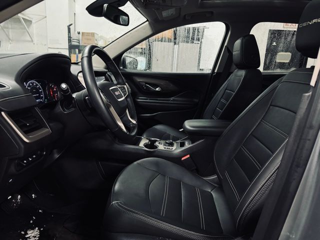 2023 GMC TERRAIN - Image 17