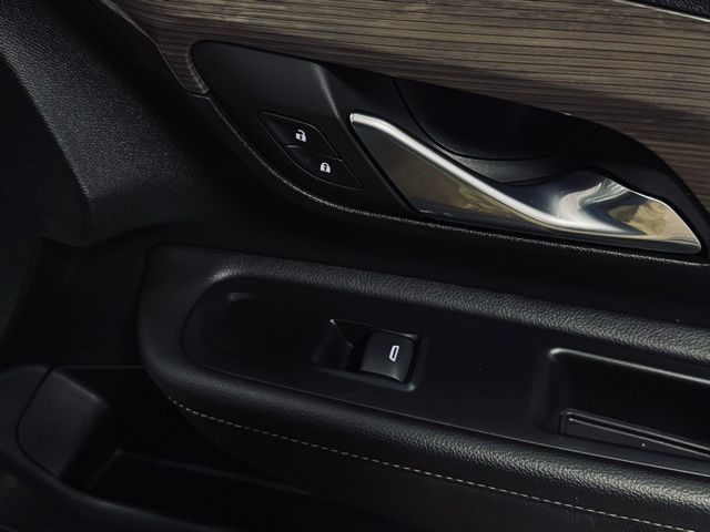 2023 GMC TERRAIN - Image 16