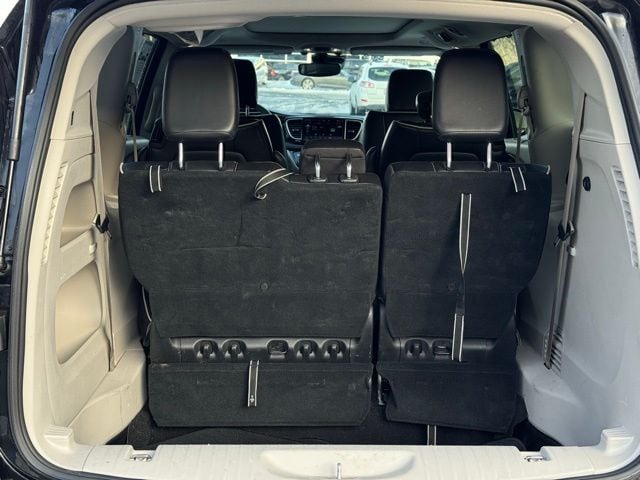 2023 CHRYSLER PACIFICA - Image 9