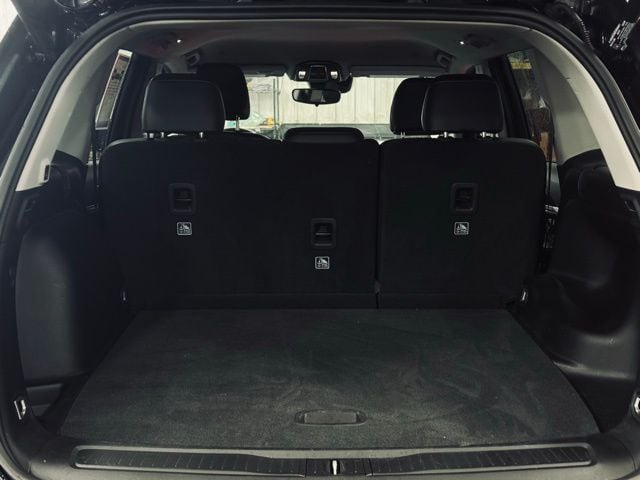 2023 JEEP GRAND CHEROKEE - Image 10