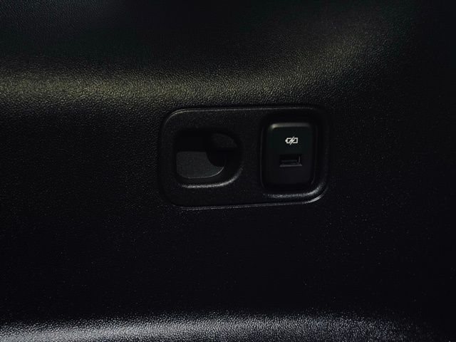 2023 GMC ACADIA - Image 22