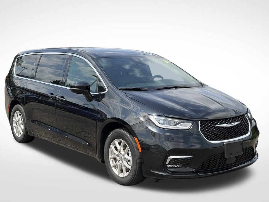 Certified 2025 Chrysler Pacifica Select Van Passenger Van