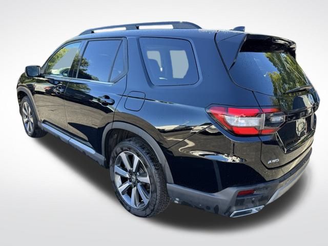 2024 Honda Pilot Touring photo 3