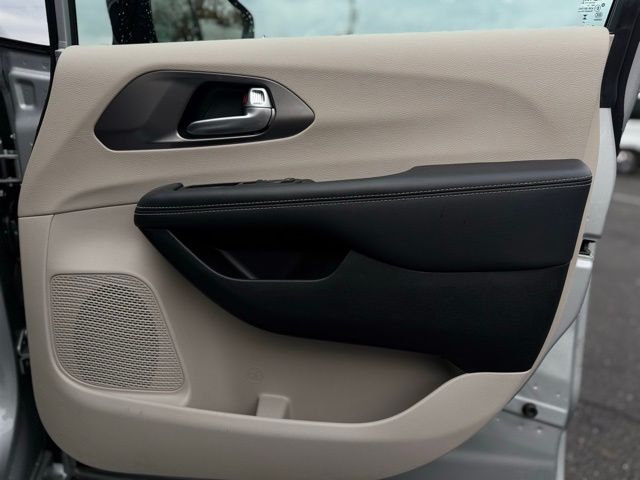 2024 CHRYSLER PACIFICA - Image 15