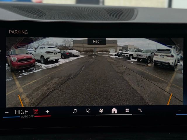 2026 BMW X7 - Image 44