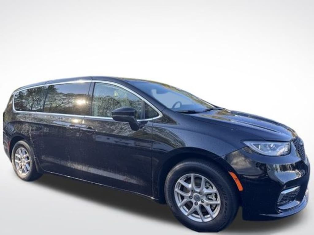 Used 2024 Chrysler Pacifica Touring L Van Passenger Van