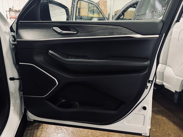 2023 JEEP GRAND CHEROKEE L - Image 15