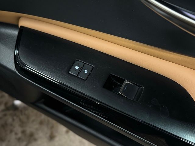 2023 LEXUS ES - Image 15