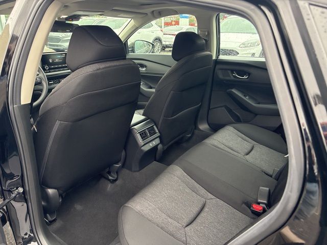 2025 Honda Accord SE - Photo 16