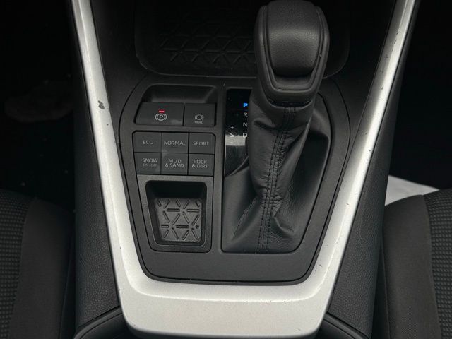 2024 TOYOTA RAV4 - Image 28