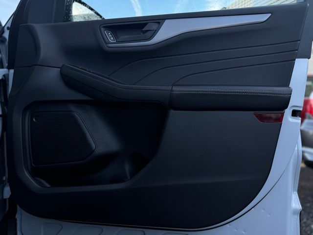 2025 FORD ESCAPE - Image 14