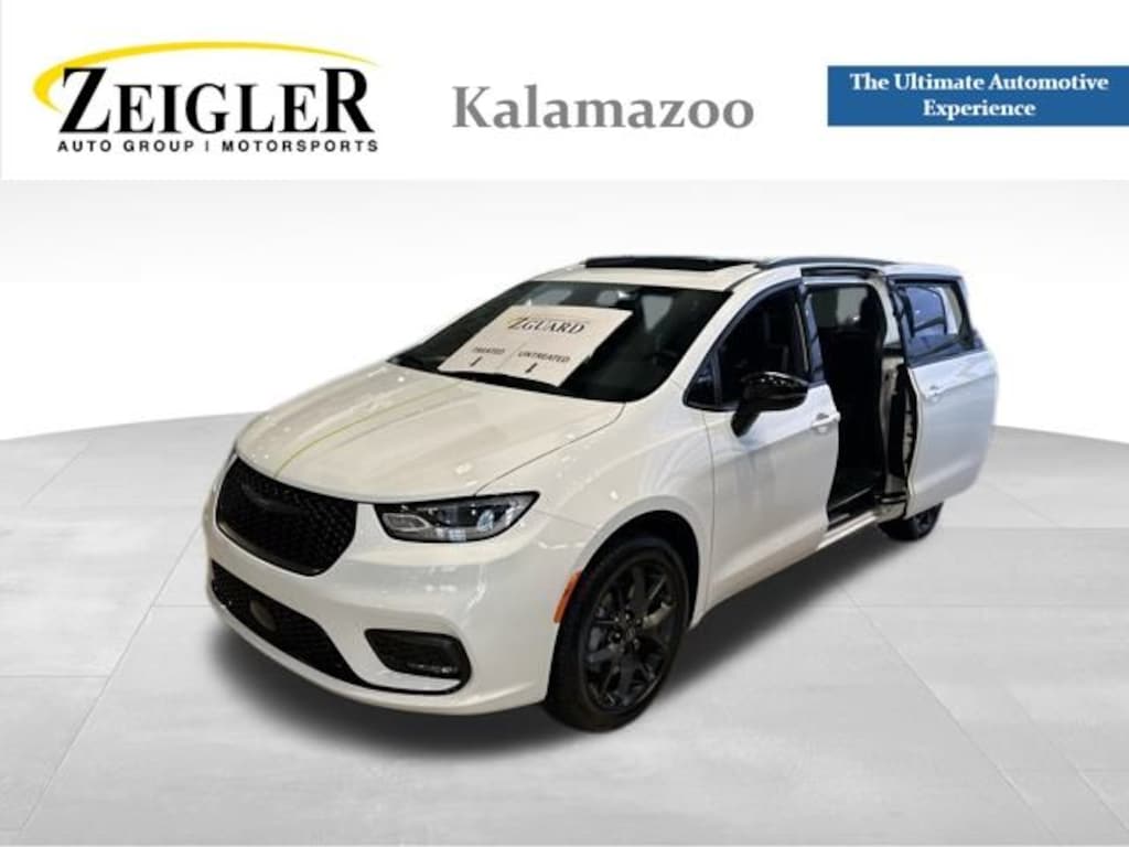 New 2026 Chrysler Pacifica Limited Van Passenger Van