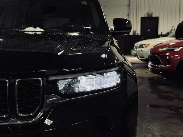 2023 JEEP GRAND CHEROKEE - Image 3