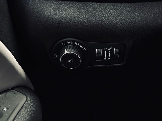 2022 JEEP COMPASS - Image 28