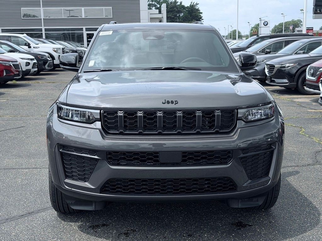 New 2026 Jeep Grand Cherokee Laredo SUV