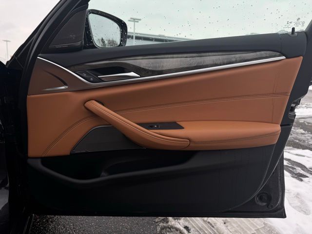 2023 BMW 540I - Image 15