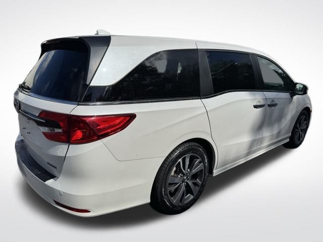 2023 Honda Odyssey Touring photo 4