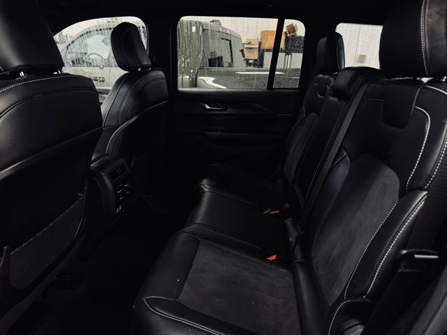 2023 JEEP GRAND CHEROKEE - Image 18