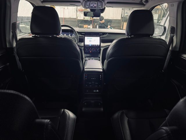 2023 JEEP GRAND CHEROKEE L - Image 24