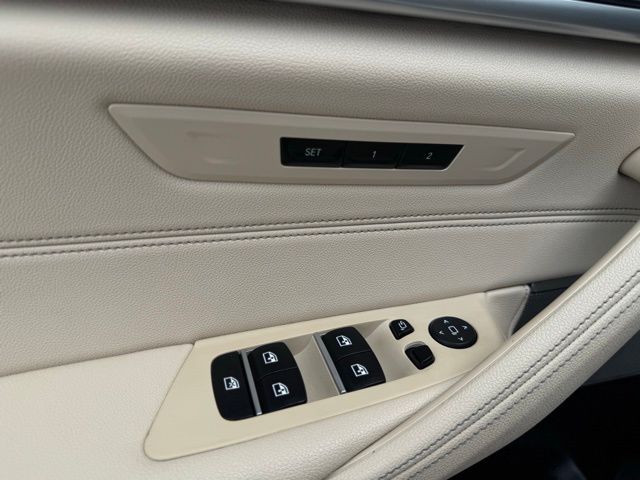 2021 BMW 540I - Image 13