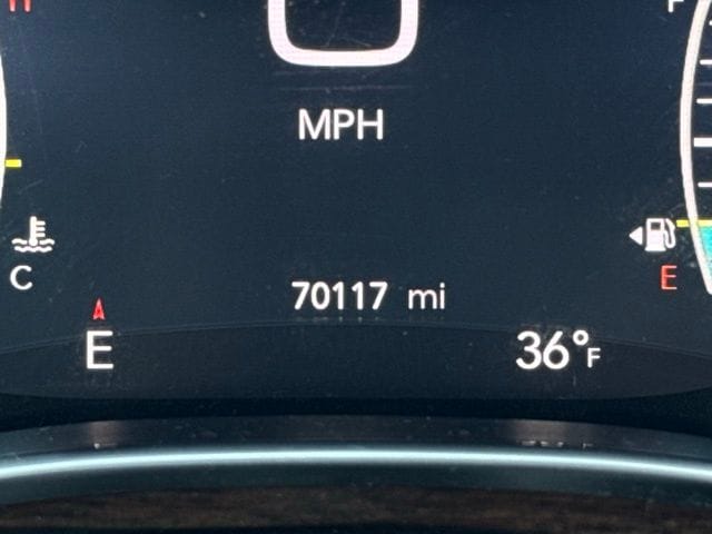 2023 CHRYSLER PACIFICA - Image 33