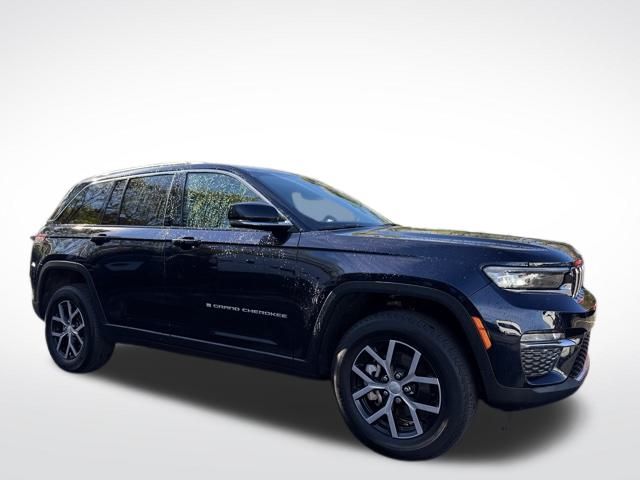 2022 Jeep Grand Cherokee Altitude photo 2