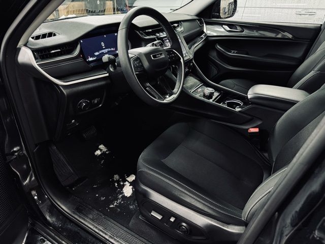 2023 JEEP GRAND CHEROKEE - Image 17