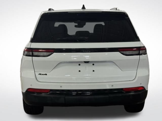 2022 JEEP GRAND CHEROKEE - Image 8